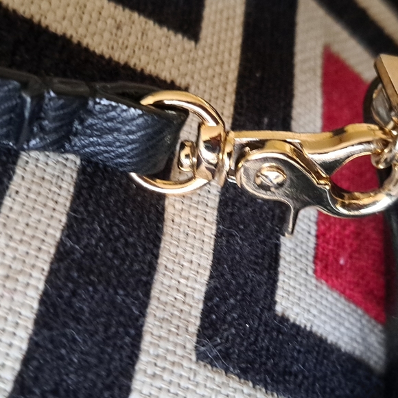 🏷Betsey Johnson Wristlet - Picture 6 of 13